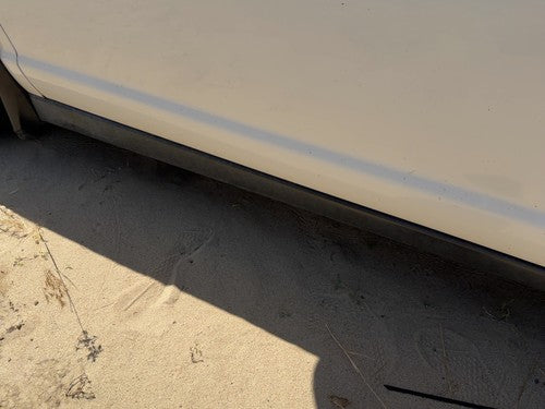 00-07 Monte Carlo Driver Left Lower Rocker Panel Moulding