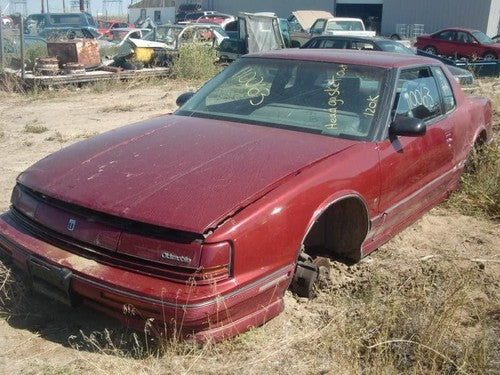 1990 Olds Toronado Driver Left Corner Trim Moulding Next To Headlight Panel