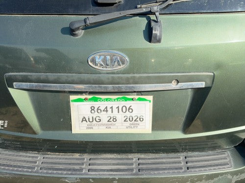 06 Sorento License Plate Trim Surround Panel Oem Tail Trunk Finish Ivy Green 3N