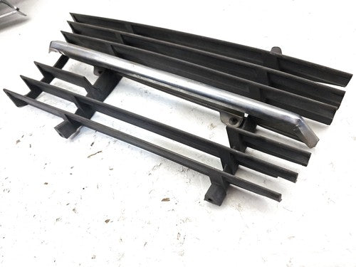 1972-1980 Mercedes 450Sl 107 Front Grille Assembly Pair Set Oem