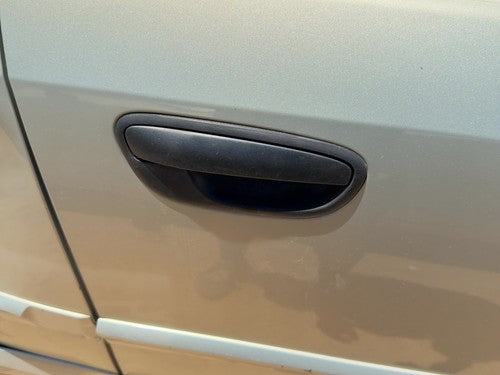 2005-2006 Subaru Legacy Outback RH Front Outside Door Handle OEM 61021AG02ANN