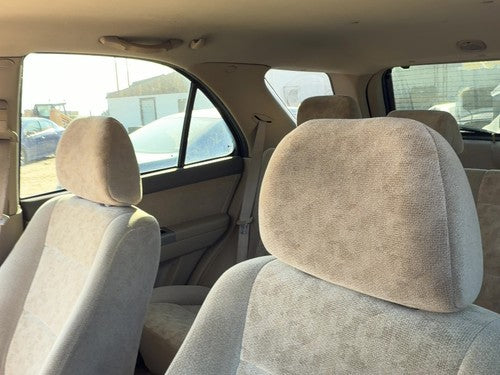 2005-2006 Kia Sorento Pair Of Front Headrests Oem Left Right Set Seat Beige Fc