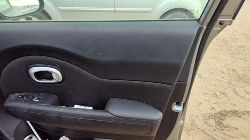 2014-2019 Kia Soul Passenger Right Front Door Trim Panel With Switches Black Eq