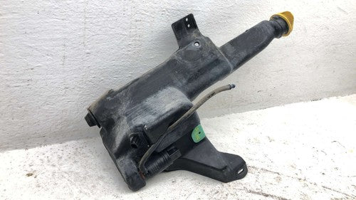 2015-2018 Dodge Ram 4500 Windshield Washer Fluid Reservoir With Pump Oem Wiper