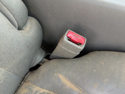 03-06 Suburban 1500 Passenger Right Front Seat Belt Buckle Receiver Oem Gray 92I