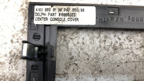 2000-2001 Mercedes Benz Ml320 Trim Bezel Around Radio Surround Dash Panel Oem