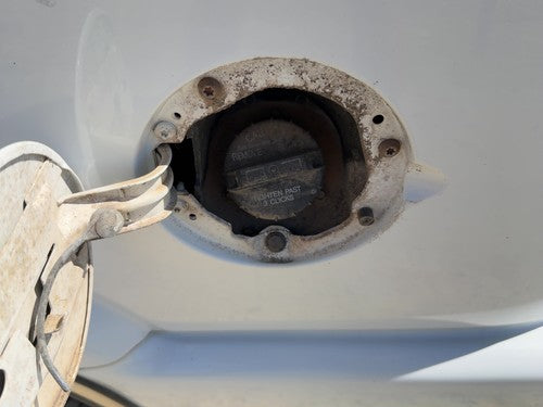2001-2004 Chevy S10 Blazer Fuel Filler Neck Assembly With Gas Cap Oem 15191596