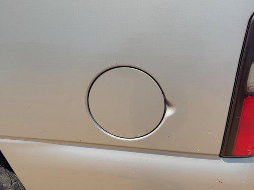 00-06 Suburban 1500 Fuel Tank Door With Hinge Gas Lid Filler Silver Birch 59U