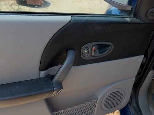 04-05 Saturn Vue Redline Driver Left Front Door Trim Panel With Switch Gray 17D