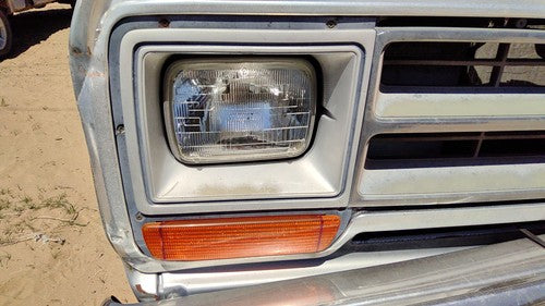 86-90 Dodge Ram W150 Passenger Right Head Light With Trim Turn Signal Oem Bezel