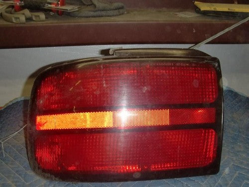 1992-1998 Olds Achieva Driver Tail Light Brake Lamp Turn Signal Rear Oem