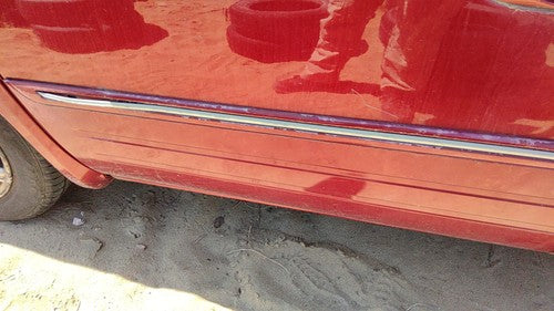 04-07 Town Country Driver Left Front Moulding From Door Oem Trim Strip Red Prh