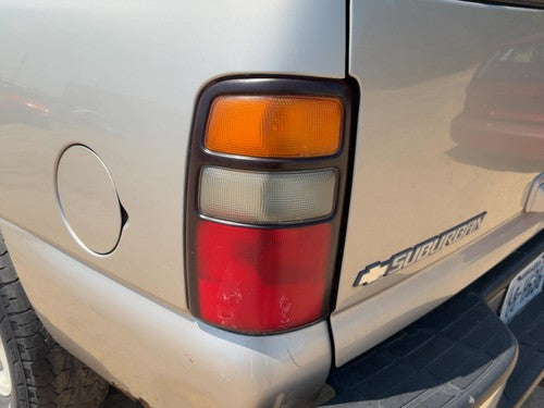 2004-2006 Chevy Suburban 1500 Driver Left Tail Light Brake Lamp Oem Rear