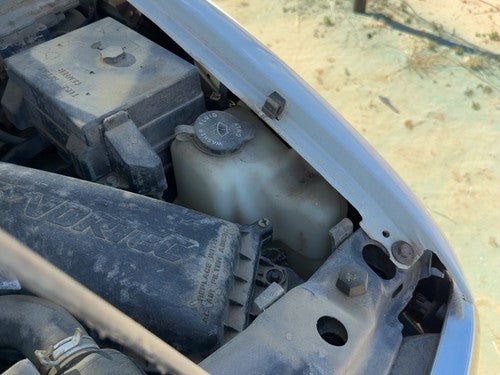 2001 Chevy S10 Blazer Windshield Washer Fluid Reservoir with Pump OEM 12362596