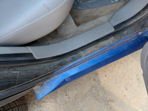 2002-2007 Saturn Vue Passenger Right Rear Sill Step Trim Panel 22698196