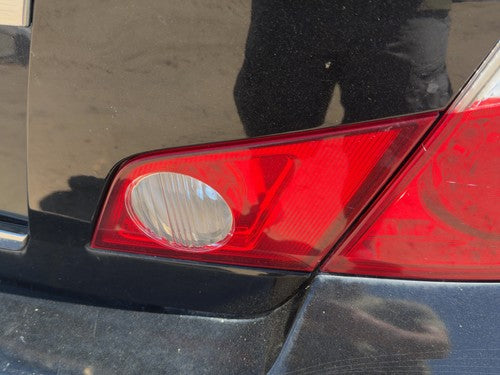 06-07 M35X Passenger Right Inner Tail Light Brake Lamp Oem Rear Lid Mounted