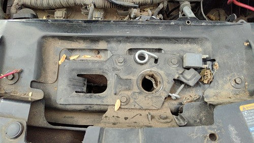 2007-2009 Suzuki Grand Vitara Xl-7 Hood Latch Assembly With Bracket Oem