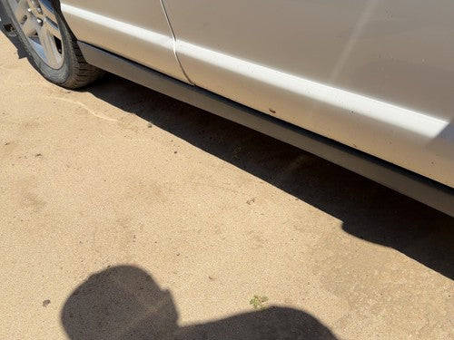 00-07 Monte Carlo Passenger Right Lower Rocker Panel Moulding