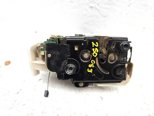 2000-2005 Vw Passat Driver Left Front Door Latch With Rods/Cables Oem