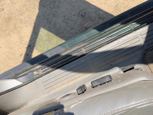 99-07 Suburban 1500 Driver Left Lower Sill Step Moulding Trim Panel Oem Gray 92I