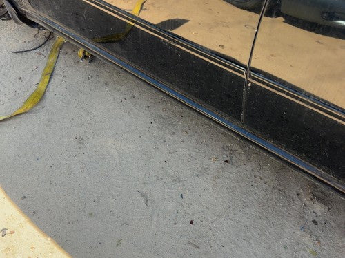 06-07 M35X Driver Left Lower Rocker Panel Moulding Oem Black Obsidian Kh3
