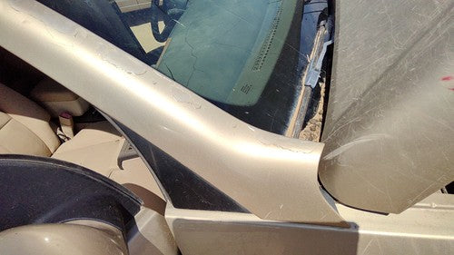 07 Suzuki Grand Vitara Xl-7 Passenger Right Front Moulding On A Pillar Post Gold