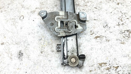 1986-1997 Nissan Hardbody Pickup Passenger Front Window Regulator Manual
