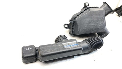 08-09 G8 Complete Air Intake Cleaner Filter Box Housing With Tube Oem 3.6L