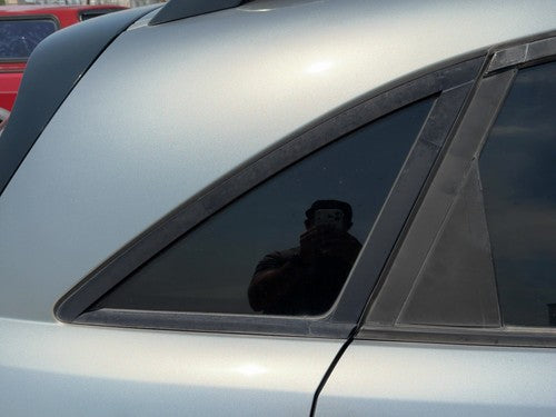 2003-2005 Infinity Fx45 Passenger Right Rear Quarter Glass Back Side Window Oem