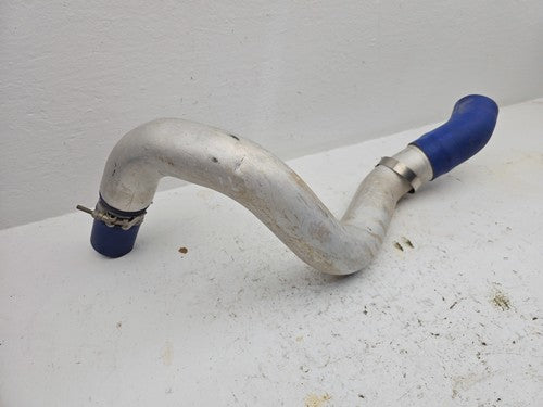 04 Silverado 2500 Passenger Cold Side Intercooler Pipe 6.6L Duramax 15743615