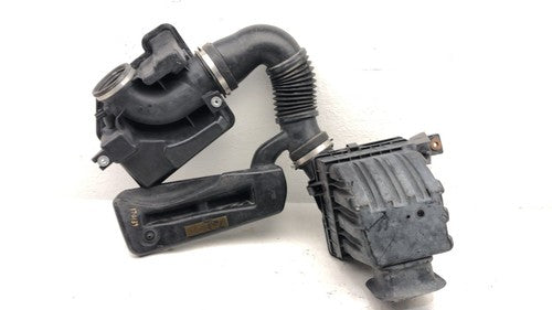 04-09 Durango Complete Air Intake Cleaner Filter Box Housing With Tube 4.7L