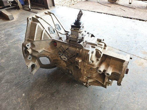 1987-1996 Ford F250 Zf 5 Speed Manual Transmission 4X4 7.3L Diesel Oem