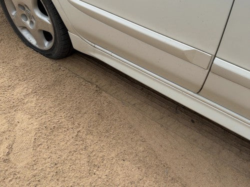 2000 Infiniti I30 Passenger Right Lower Rocker Panel Moulding Oem White