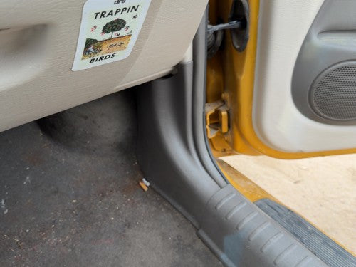 02 Chrysler Pt Cruiser Passenger Right Lower Kick Trim Panel Oem Taupe/Beige Fl