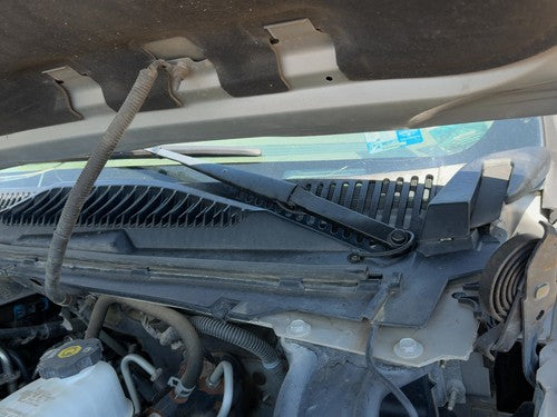 2003-2006 Chevy Suburban 1500 Driver Left Windshield Wiper Arm Oem Blade Lever