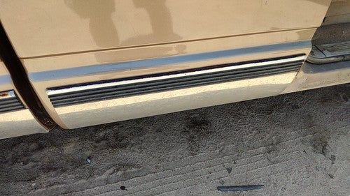 1995-1998 Silverado 2500 Passenger Right Rear Moulding On Cab Panel Oem