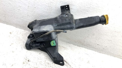 2015-2018 Dodge Ram 4500 Windshield Washer Fluid Reservoir With Pump Oem Wiper