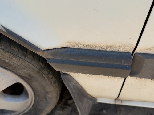 1988-1989 Honda Accord LX Driver Left Front Fender Trim OEM 75321-SE3-A13