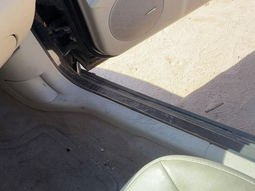 2006-2011 Chevy Impala Passenger Right Lower Kick Trim Panel Oem Neutral 522