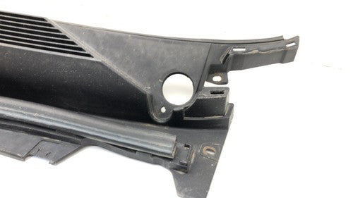 2007-2008 Chevy Silverado 2500 Windshield Wiper Cowl Vent Trim Panel Oem Cover