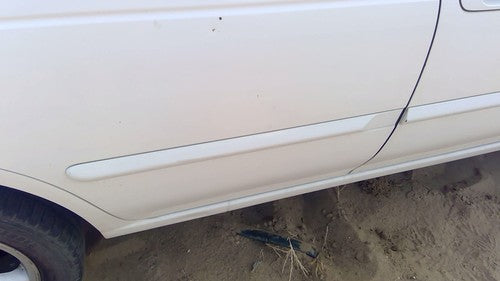 00-03 Sentra Passenger Right Rear Moulding On Door Back Trim Strip White Qm1