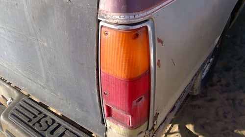 1981-1987 Isuzu Pup Pickup Passenger Right Tail Light Brake Lamp Oem Rear