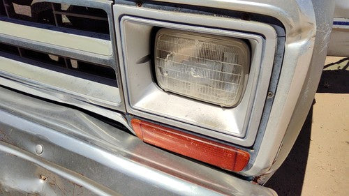 1986-1990 Dodge Ram W150 Driver Left Head Light With Trim Turn Signal Oem Bezel