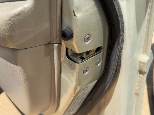 05-09 Legacy Outback Passenger Right Front Door Latch With Rods/Cables Oem