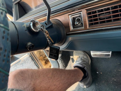 1985-1987 Oldsmobile 98 Steering Column Assembly Oem Blue 07839091