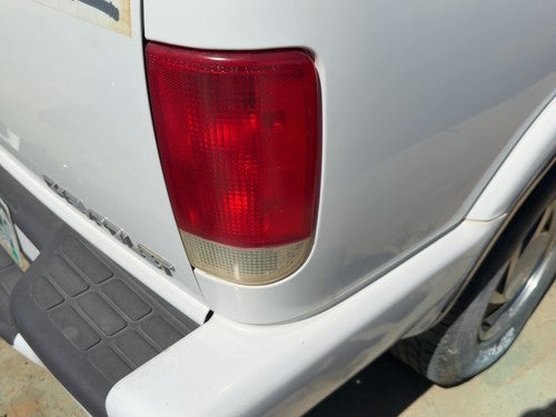 1995-2005 Chevy S10 Blazer Passenger Right Tail Light Brake Lamp Oem Rear