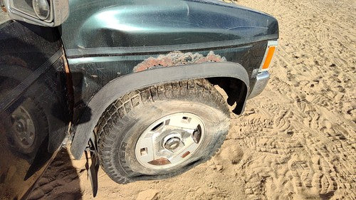 94 Nissan Pathfinder Passenger Right Front Wheel Flare Oem Fender Moulding Black