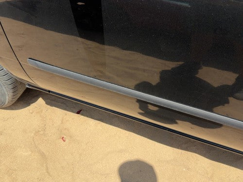 1995-1999 Nissan Maxima Driver Left Front Moulding From Door Oem Super Black Kh3