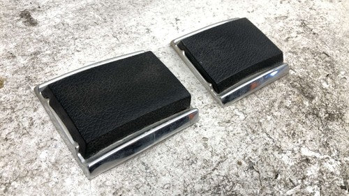 1989 Dodge D100 Driver Passenger Left Right Rear Cab Corner Mouding Pair Set Oem