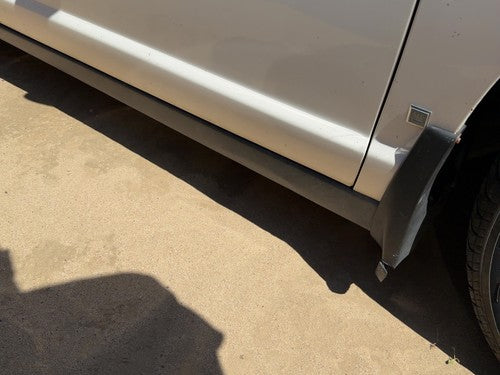 00-07 Monte Carlo Passenger Right Lower Rocker Panel Moulding